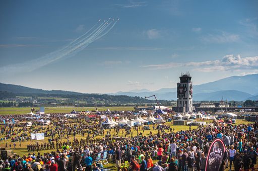 Vorschau Bild von Patrouille Suisse seen during the AIRPOWER22 in Zeltweg, Austria
on September 2, 2022.