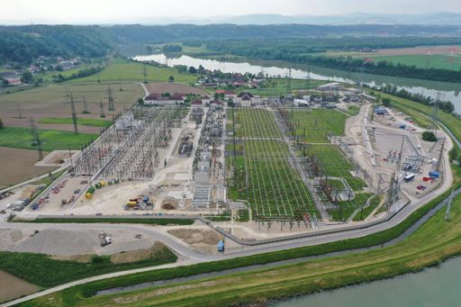 Vorschau Bild von Luftaufnahme Umspannwerk Ernsthofen: APG investiert 150 Millionen
Euro in Modernisierung des Umspannwerks Ernsthofen.