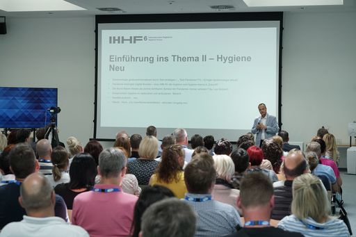 Vorschau Bild von Das Internationale Hagleitner-Hygieneforum
beleuchtet jedes Jahr ein herausragendes Gesundheitsthema, 2023 war
das Motto: „Hygiene, quo vadis?“