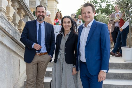 Vorschau Bild von Genossen den Abend: Clemens Pig, geschäftsführender
Vorstand der APA, Nadja Vaskovich (VÖZ) und RMA-Vorstand Georg
Doppelhofer (v.l.)