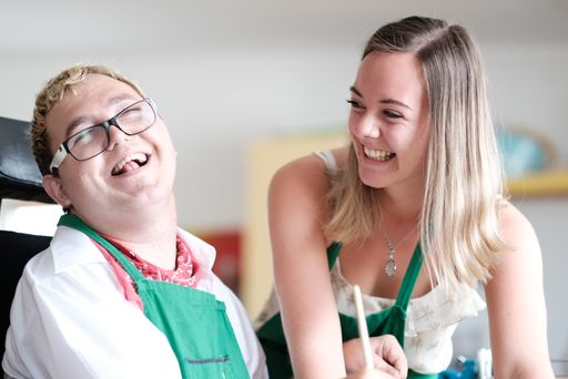 Freiwilliges Soziales Jahr bei Menschen mit
Behinderung