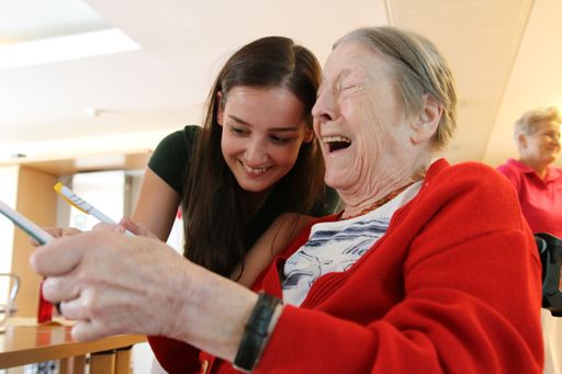 Vorschau Bild von Freiwilliges Soziales Jahr bei Menschen im Alter