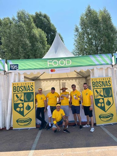  Die Crew der KaBB Gastro steht in den Startlöchern
und kann es nicht erwarten, endlich loszulegen