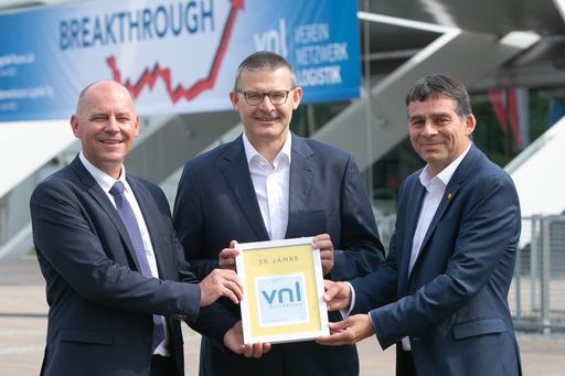 Im Bild v.l.nr.: Hubert Zajicek, Franz Staberhofer
und Peter Umundum