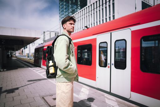yfood - die ausgewogene Alternative für Essen on-the-go / Die
Verwendung dieses Bildes für redaktionelle Zwecke ist unter
Beachtung aller mitgeteilten Nutzungsbedingungen zulässig und dann
auch honorarfrei. Veröffentlichung ausschließlich mit
Bildrechte-Hinweis.
