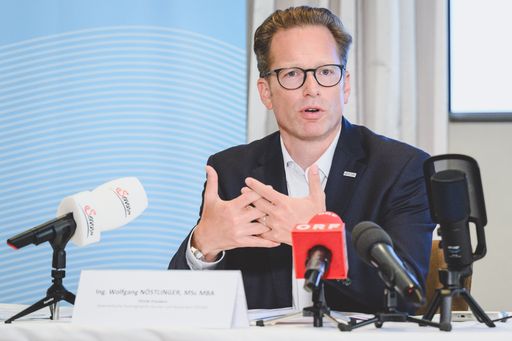 „Auf die Vorrangstellung der Trinkwasserwirtschaft
ist Bedacht zu nehmen“, sagt ÖVGW-Präsident Ing. Wolfgang
Nöstlinger, MSc MBA