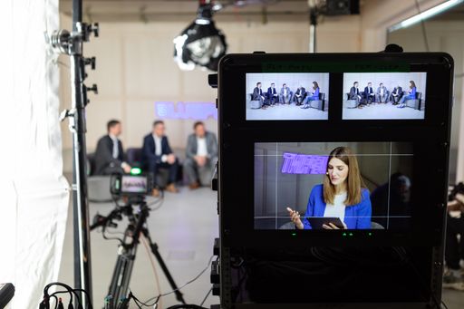 Blueprint, der Live-Talk für Ingenieure und Ingenieurinnen, steht
für Diskussion, Austausch und Impulse rund um das Thema Digital
Engineering. Am 4. Juli von 11 - 12 Uhr spricht Tech-Moderatorin
Sarah Yvonne Elsser mit Gästen von Festo, Continental, Rauch Furnace
Technology und Globe Fuel Cell Systems, ob und wie Engineering zum
Wettbewerbsvorsprung durch Innovationen beiträgt. / Die Verwendung
dieses Bildes für redaktionelle Zwecke ist unter Beachtung aller
mitgeteilten Nutzungsbedingungen zulässig und dann auch honorarfrei.
Veröffentlichung ausschließlich mit Bildrechte-Hinweis.