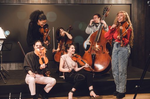 Vorschau Bild von Her Ensemble und Esther Abrami