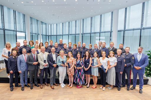 38 Preisträger:innen – 33 Polizist:innen sowie fünf
Zivilpersonen – wurden für ihre Courage ausgezeichnet.