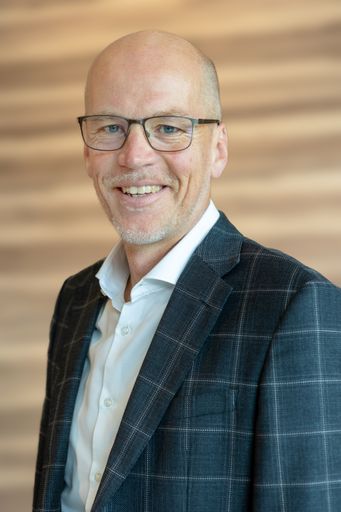 Rainer Kalkbrener, Vorstand der ACP Gruppe in
Österreich, freut sich über die Auszeichnung