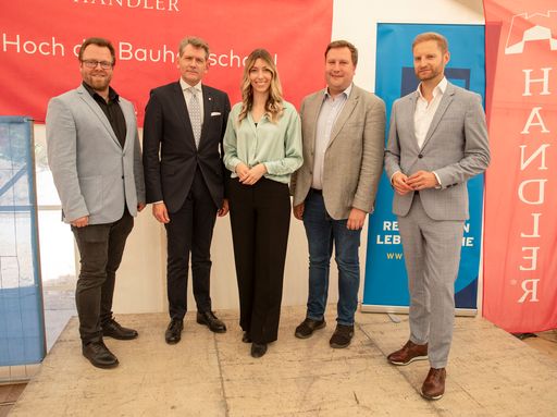 Bild 1: Gleichenfeier "KOLL.home", Wiener Neustadt