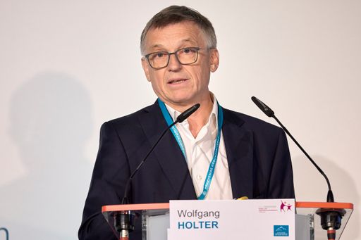 © photonews.at/Georges Schneider - Reichenau an der
Rax (NÖ) 28.06.2023 - Heute fand im Parkhotel Hirschwang das 3.
PRAEVENIRE Gipfelgespräch im Rahmen der Leadership-Kampagne des
Fördervereins Kinder- und Jugendlichenrehabilitation in Österreich
unter dem Motto 'KINDER- UND JUGENDGESUNDHEIT 2030' statt. PHOTO:
Wolfgang Holter, (Ärztlicher Direktor St. Anna Kinderspital).