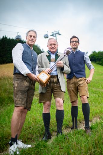 Vorschau Bild von Im Bild von links: Umweltmanager Prok. Ing. Hannes
Mayer, Vorstand Dr. Erich Egger, Umweltbeauftragter Ing. Michael
Brüggl