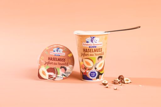 Neue Dessertsorte Haselnussjoghurt aus Heumilch