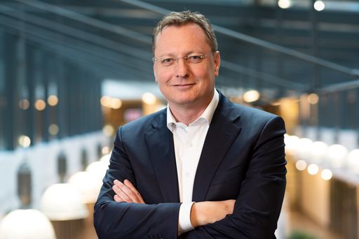 Mag. Roland Pichler stellt sich zukünftig neuen
beruflichen Herausforderungen als Generaldirektor-Stellvertreter in
der AUVA. Er wurde vom AUVA-Verwaltungsrat am 28.06.2023 einstimmig
zum Nachfolger von Mag. Jan Pazourek bestellt, der die AUVA verlässt
und ab 01.07.2023 das Büro des Dachverbandes der
Sozialversicherungsträger leitet.
