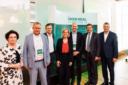 Vortragende und Mitglieder des EFÖ beim Green Deal
Symposium in Wien.
