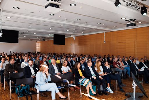 Vorschau Bild von Besucher und Besucherinnen des Green Deal
Symposiums