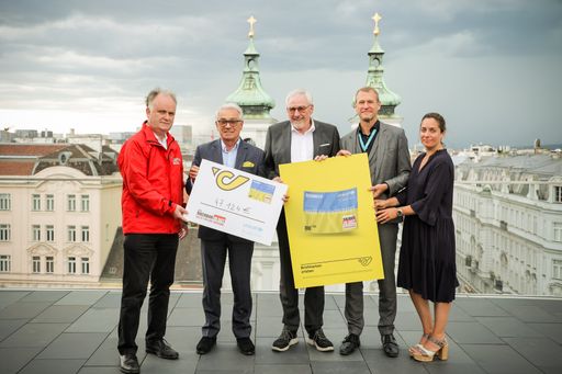  Andreas Knapp, Auslandshilfegeneralsekretär der
Caritas Österreich und Vorstandsvorsitzender der NACHBAR IN NOT
Stiftung, Georg Pölzl, Generaldirektor, Österreichische Post AG,
Pius Strobl, Leiter Corporate Social Responsibility im ORF,
Christoph Jünger, Geschäftsführer von UNICEF Österreich, und Lisa
Zuckerstätter, Leiterin Humanitarian Broadcasting im ORF