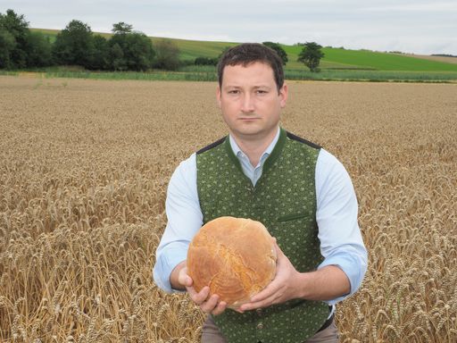 Vorschau Bild von NÖ Bauernbunddirektor Paul Nemecek sieht einen
weiteren wichtigen Schritt zur Umsetzung des 5x5
Bauernbund-Forderungspapieres gesetzt.