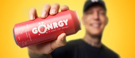 G steht für Gönnen! Deutschlands größter Streamer MontanaBlack
bringt eigenen Energy-Drink: GÖNRGY / Die Verwendung dieses Bildes
für redaktionelle Zwecke ist unter Beachtung aller mitgeteilten
Nutzungsbedingungen zulässig und dann auch honorarfrei.
Veröffentlichung ausschließlich mit Bildrechte-Hinweis.