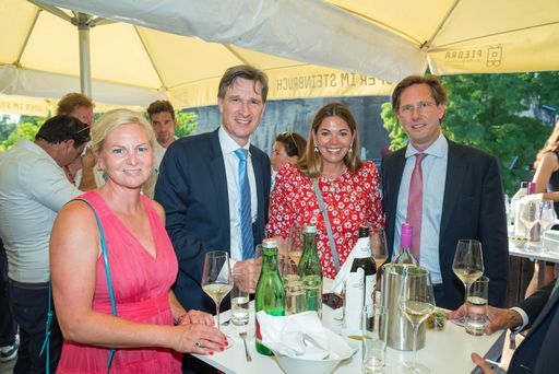 Vorschau Bild von Susanne Chiari-Töpker, Martin Brodey, Michael Gröschl mit Gattin