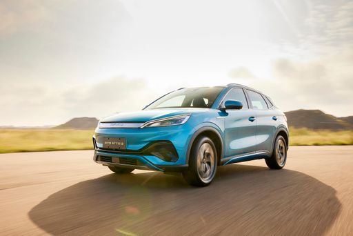 BYD ATTO 3 - Elektrischer Kompakt-SUV mit einer
Reichweite von 420 Kilometern und einem Privatkundenpreis von 34.980
Euro