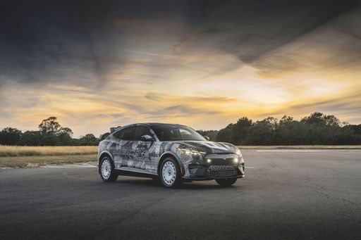 Vorschau Bild von Der neue Ford Mustang Mach-E Rally feiert beim Goodwood Festival
of Speed Weltpremiere. / Die Verwendung dieses Bildes für
redaktionelle Zwecke ist unter Beachtung aller mitgeteilten
Nutzungsbedingungen zulässig und dann auch honorarfrei.
Veröffentlichung ausschließlich mit Bildrechte-Hinweis.