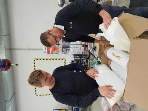 Die von der Montanuniversität Leoben und von
Lenzing Plastics entwickelte und im Labor hergestellte Folie wird
für weitere Tests an die Forscher von Fraunhofer Austria geliefert