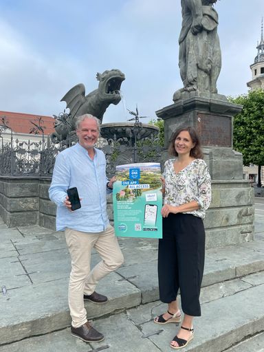  Micheler und Kretzschmar-Neubacher sind stolz auf
die neue App basiert Lösung zur Verknüpfung von Mobilität und
Ausflugszielen.