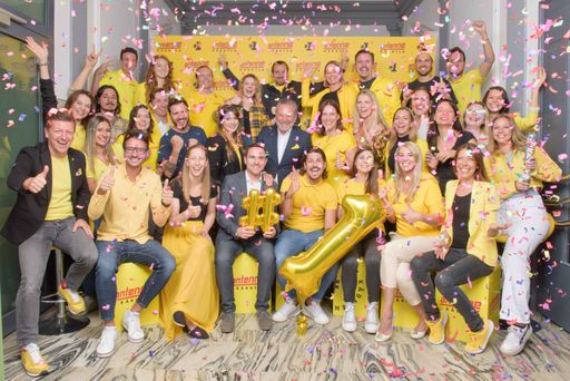 Jubel beim Antenne Kärnten Team über Platz 1