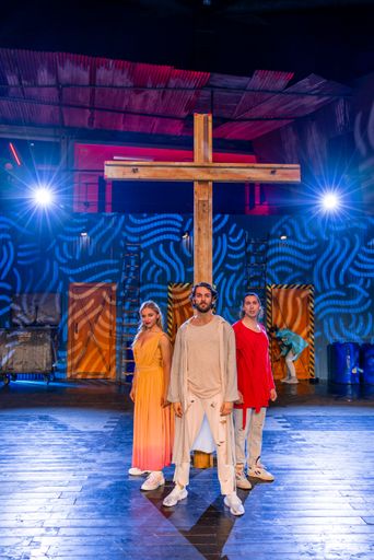 Vorschau Bild von Jesus (Jacob Hetzner), Maria Magdalena (Pia
Weirather), Tiziano Edini (Judas)