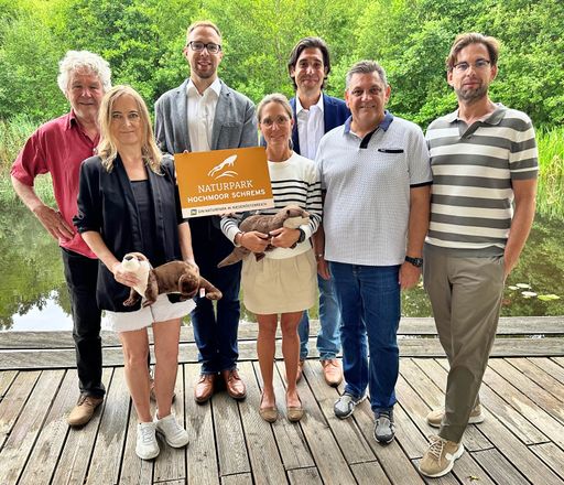 Auf Initiative der Stiftung COMÚN wurde der
"Förderkreis Hochmoor Schrems" mit Stadt Schrems, Naturpark und
Unternehmen ins Leben gerufen.