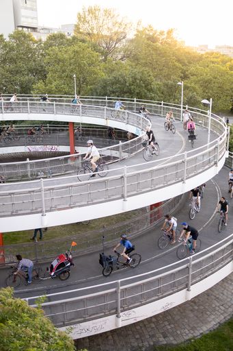 Die Radperformance »SPIRAL BIKE« verbindet Sound
Art mit einzigartigen Routen durch die Stadt.