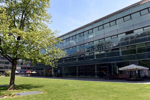 Über 300 Partneruniversitäten sind Teil des
internationalen Netzwerks der Unternehmerische Hochschule®. © MCI /
Janine Kiechl