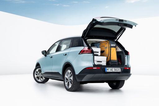 Großzügiges Platzangebot: Die speziell für den Elektroantrieb
entwickelte MAS-Plattform des Aiways U5 SUV überzeugt durch optimale
Raumökonomie / Die Verwendung dieses Bildes für redaktionelle Zwecke
ist unter Beachtung aller mitgeteilten Nutzungsbedingungen zulässig
und dann auch honorarfrei. Veröffentlichung ausschließlich mit
Bildrechte-Hinweis.