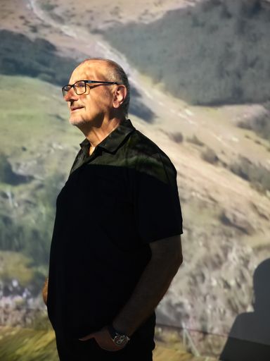 EXPERIENCE TIROL ist eine sogenannte „storybased
Infotainment Show“, die es weltweit in dieser Form noch nie gegeben
hat. Immersiv, lehrreich, emotional und mit neuester Technologie
ausgestattet, wird Besuchern eine unvergleichliche Erlebniswelt
geboten.