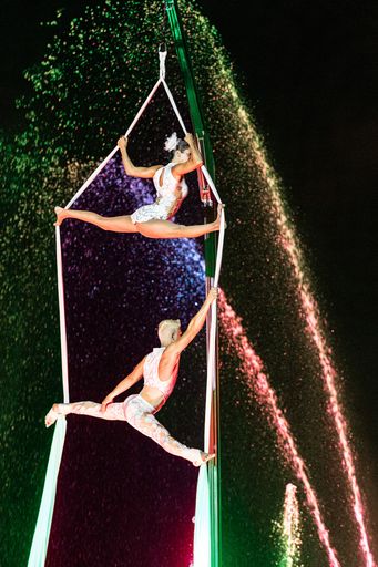 Vorschau Bild von Fulminante Premiere der KLANGWELLE 2023 im
Schlosspark Laxenburg