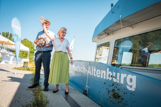 Vorschau Bild von Schiffstaufe durch FBM Gewessler