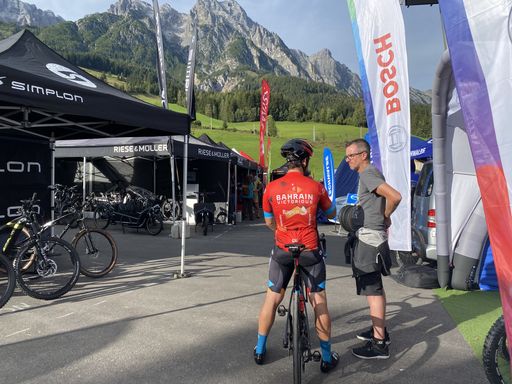  Im Rahmen des B2B Test- und Netzwerkevents "Austria
on Bike" laden die ARGE Fahrrad und der VSSÖ Medienvertreter:innen
am 11.9. zum Presserundgang ein.