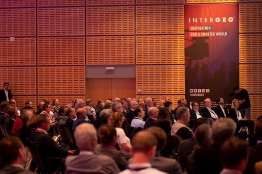 Drei intensive Tage voller Wissen und Innovationen erwarten Sie
auf der INTERGEO CONFERENCE 2023 in Berlin. / Die Verwendung dieses
Bildes für redaktionelle Zwecke ist unter Beachtung aller
mitgeteilten Nutzungsbedingungen zulässig und dann auch honorarfrei.
Veröffentlichung ausschließlich mit Bildrechte-Hinweis.