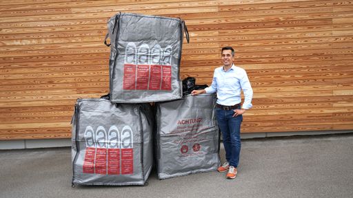  Mit den innovativen rPP Big Bags von Puhm lassen
sich kritische Abfälle und Reststoffe, wie Asbest und Mineralwolle,
endlich auch in „Abfall“ verpacken und lagern.