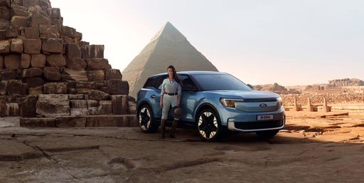  Lexie und der neue Ford Explorer auf großer Tour zur
Weltumrundung / Die Verwendung dieses Bildes für redaktionelle
Zwecke ist unter Beachtung aller mitgeteilten Nutzungsbedingungen
zulässig und dann auch honorarfrei. Veröffentlichung ausschließlich
mit Bildrechte-Hinweis.