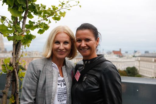 Vorschau Bild von COPE Geschäftsführerinnen Eva Maria Kubin & Marion
Stelzer-Zöchbauer