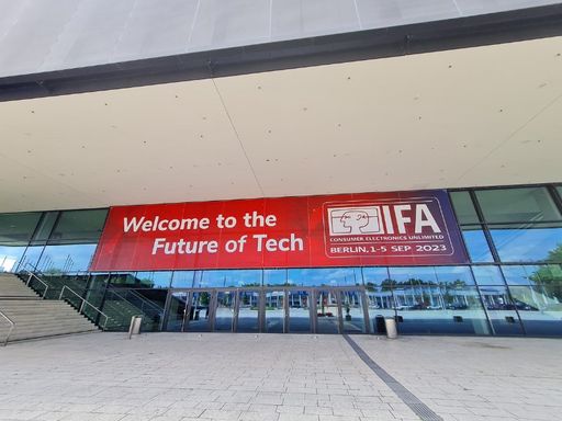 Vorschau Bild von IFA 2023, Entrance, the world's largest trade fair for
consumer electronics and home appliances, free of charge and free of
rights / Die Verwendung dieses Bildes für redaktionelle Zwecke ist
unter Beachtung aller mitgeteilten Nutzungsbedingungen zulässig und
dann auch honorarfrei. Veröffentlichung ausschließlich mit
Bildrechte-Hinweis.