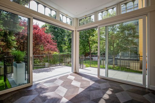 Vorschau Bild von Die weitläufigen Wohnungen bieten traumhafte
Ausblicke auf die grüne Parkanlage.