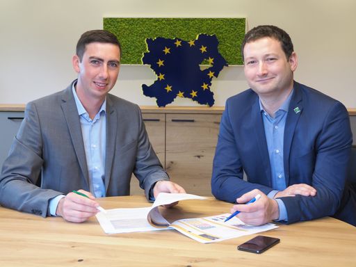 Vorschau Bild von EU-Abgeordneter Alexander Bernhuber (links) und NÖ
Bauernbunddirektor Paul Nemecek kämpfen seit Jahren für einen
besseren Schutz von Weidetieren.