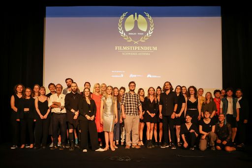 https://www.apa-fotoservice.at/galerie/34142 Am 7. September 2023
lud die Patientenorganisation „Österreichische Lungenunion – ÖLU“
zur Österreich-Premiere von drei Kurzfilmen zum Thema „Schweres
Asthma“ ins Stadtkino.