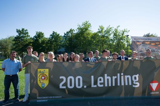 Vorschau Bild von In diesem Jahr feiert der 200. Lehrling seinen
Abschluss.