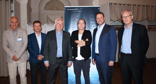 Tibor Major (National Institute of Oncology,
Budapest), Pavol Dubinsky (Slovac Society of Radiation Oncology),
Eugen Hug (MedAustron), Ute Ganswindt (Medizinische Universität
Innsbruck, Universitätsklinik für Strahlentherapie-Radioonkologie),
Christian Sagartz (Europa-Abgeordneter), Primoz Strojan (Institute
of Oncology, Ljubljana)
