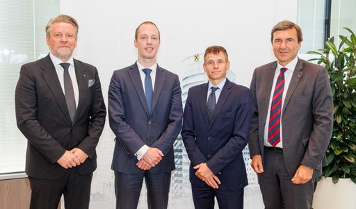 (v.l.n.r.): Peter Weinberger, Geschäftsführer
Raiffeisen Immobilien NÖ/Wien/Burgenland, Markus Reith, Senior
Ökonom von Raiffeisen Research, Gunther Deuber, Chefanalyst von
Raiffeisen Research und Reinhard Karl,
Generaldirektor-Stellvertreter und Kommerzkundenvorstand der
Raiffeisenlandesbank NÖ-Wien